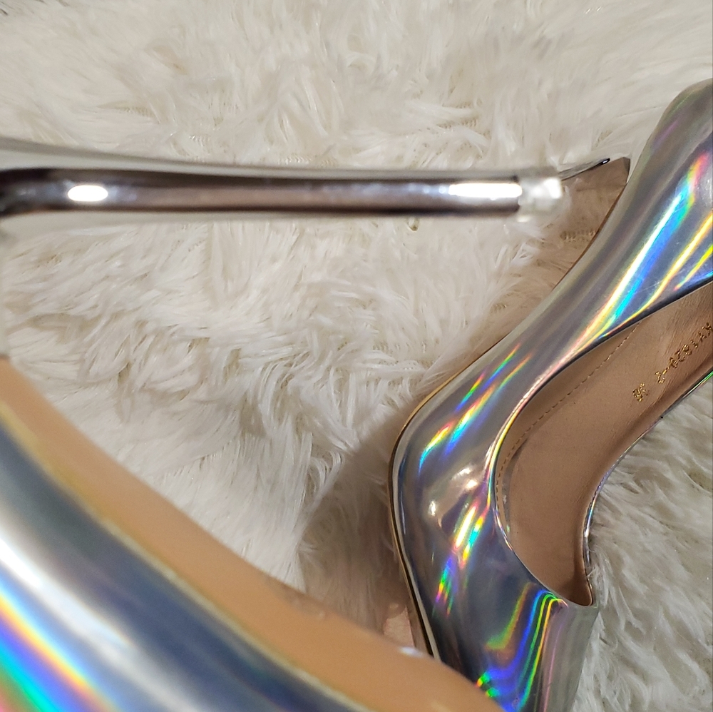 Heels - Picture 6 of 7
